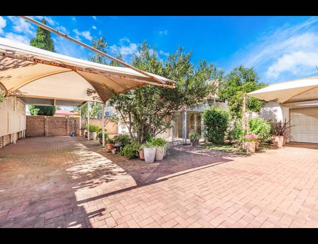 2 BEDROOM HOUSE FOR SALE IN PARKRAND
